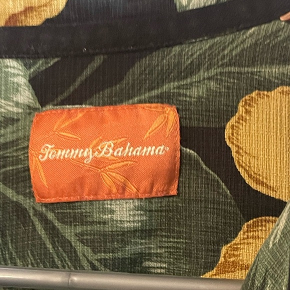 Tommy Bahama Black and Yellow Floral Shirt 100% silk - Picture 4 of 8